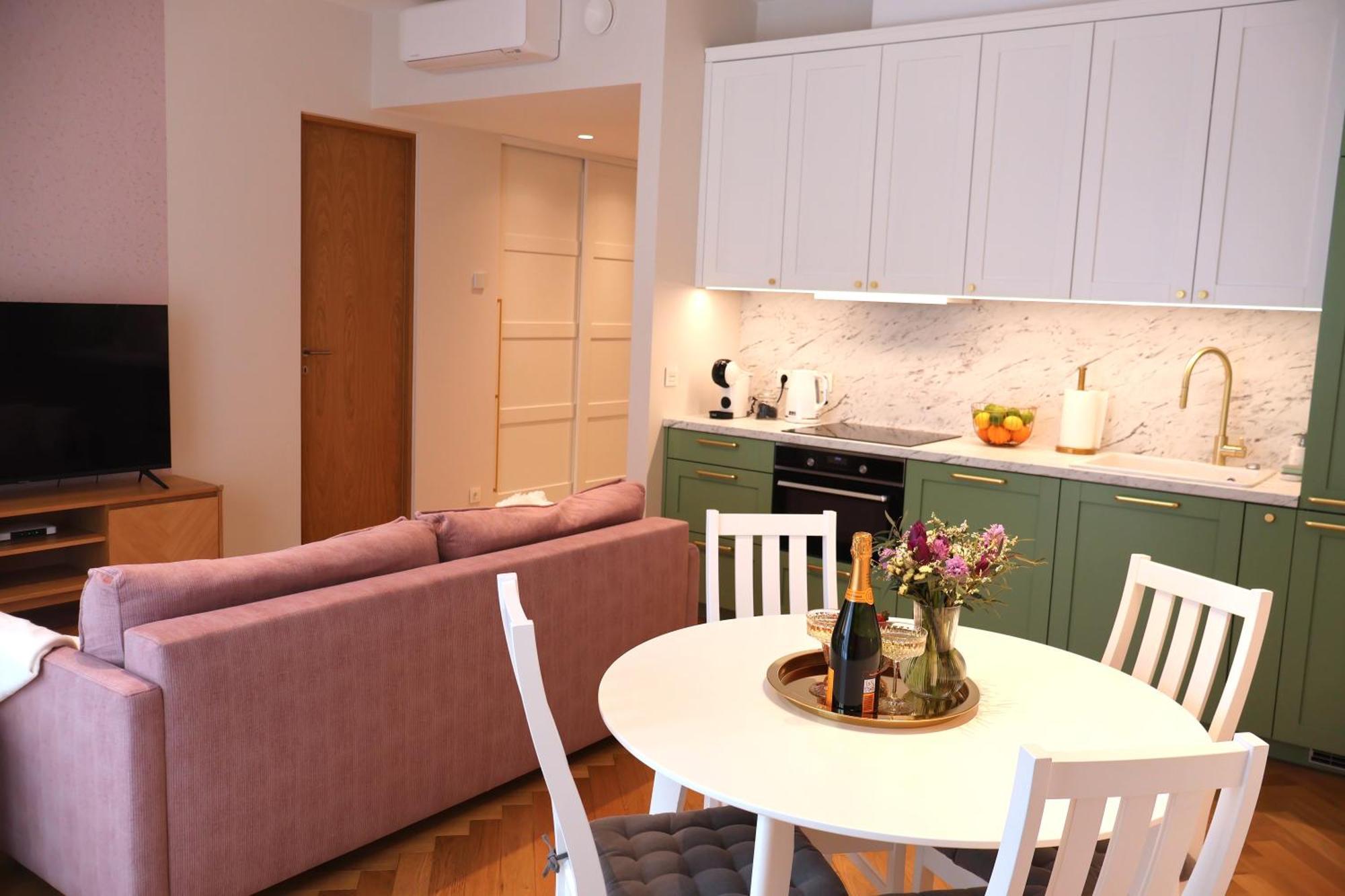 Tiffany Apartment